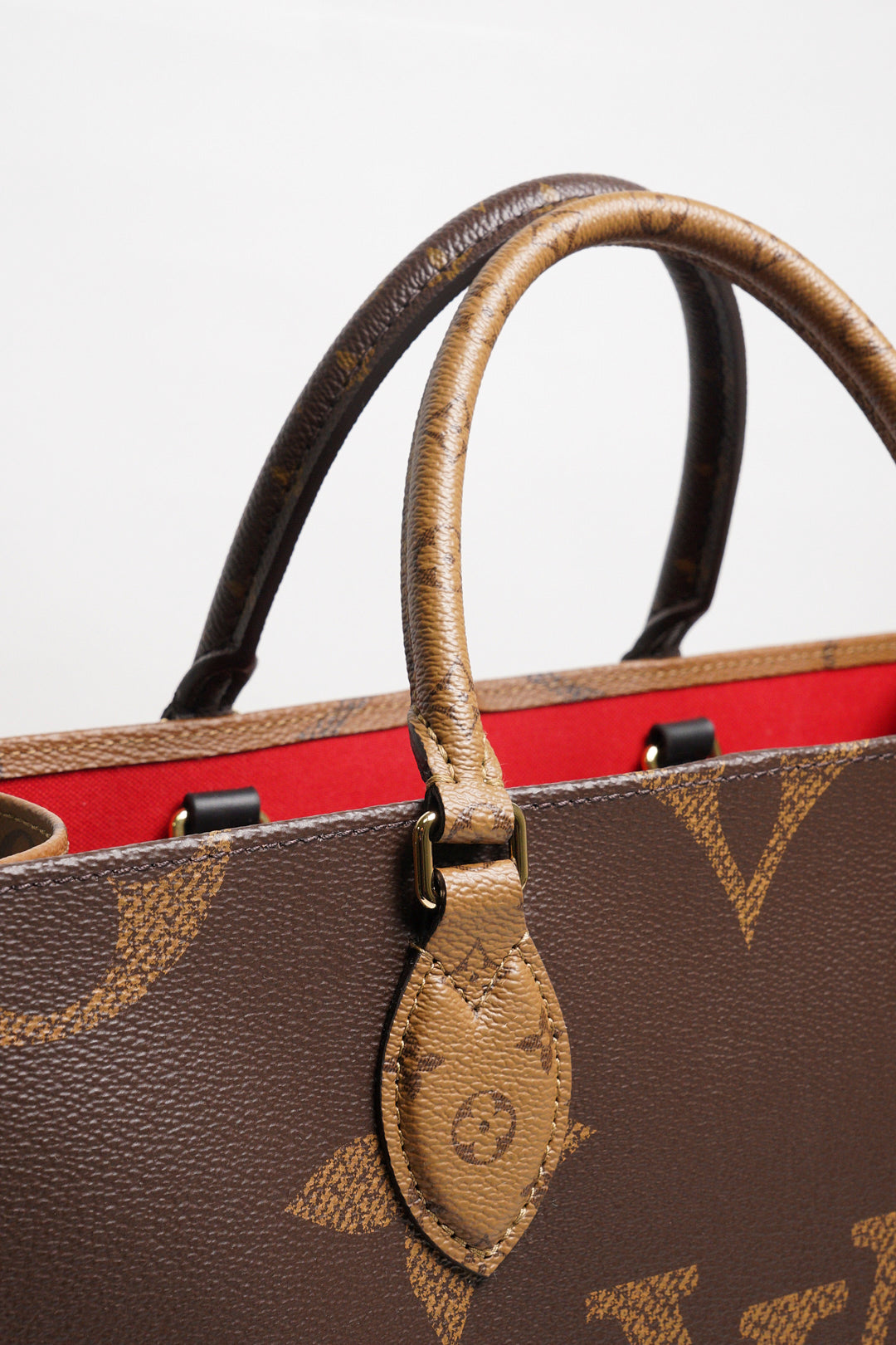 LOUIS VUITTON OnTheGo MM