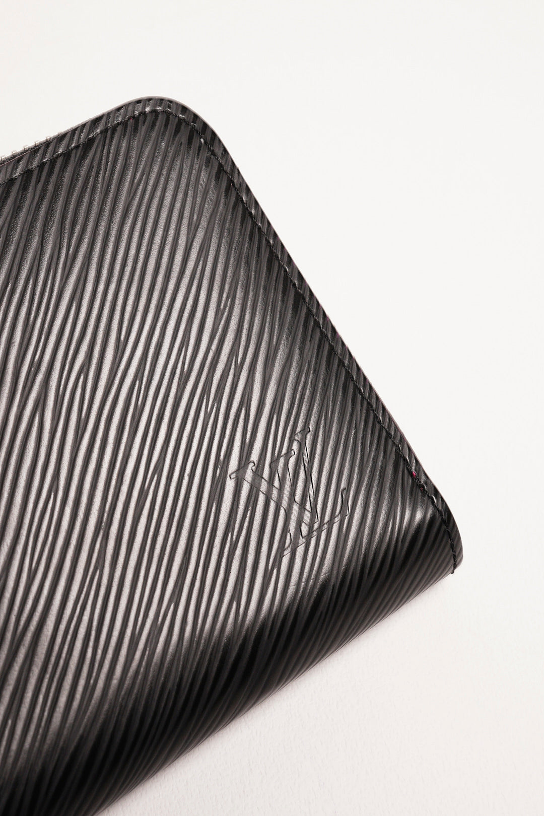 LOUIS VUITTON EPI水波紋長夾 ㄇ字型拉鏈長夾（黑色）