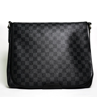 LOUIS VUITTON&nbsp; Damier Graphite Daniel MM 斜挎包