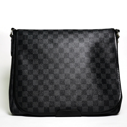 LOUIS VUITTON&nbsp; Damier Graphite Daniel MM 斜挎包