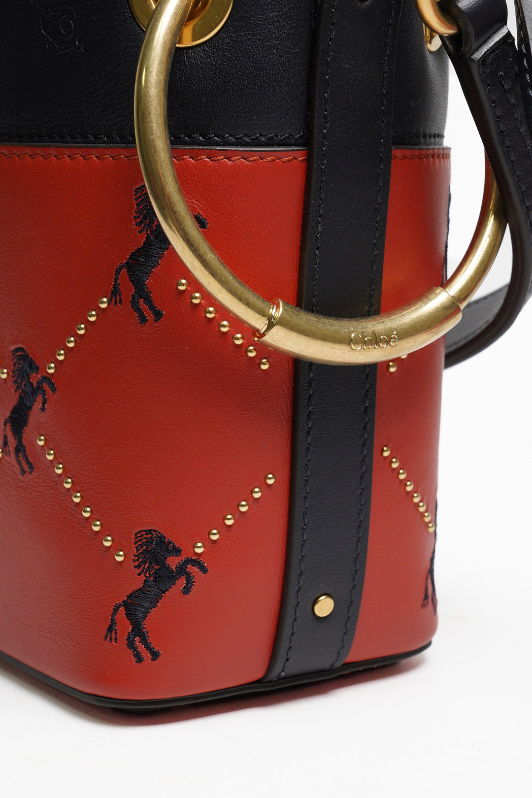 CHLOE ROY BUCKET 刺繡小馬束口手提兩用水桶包.