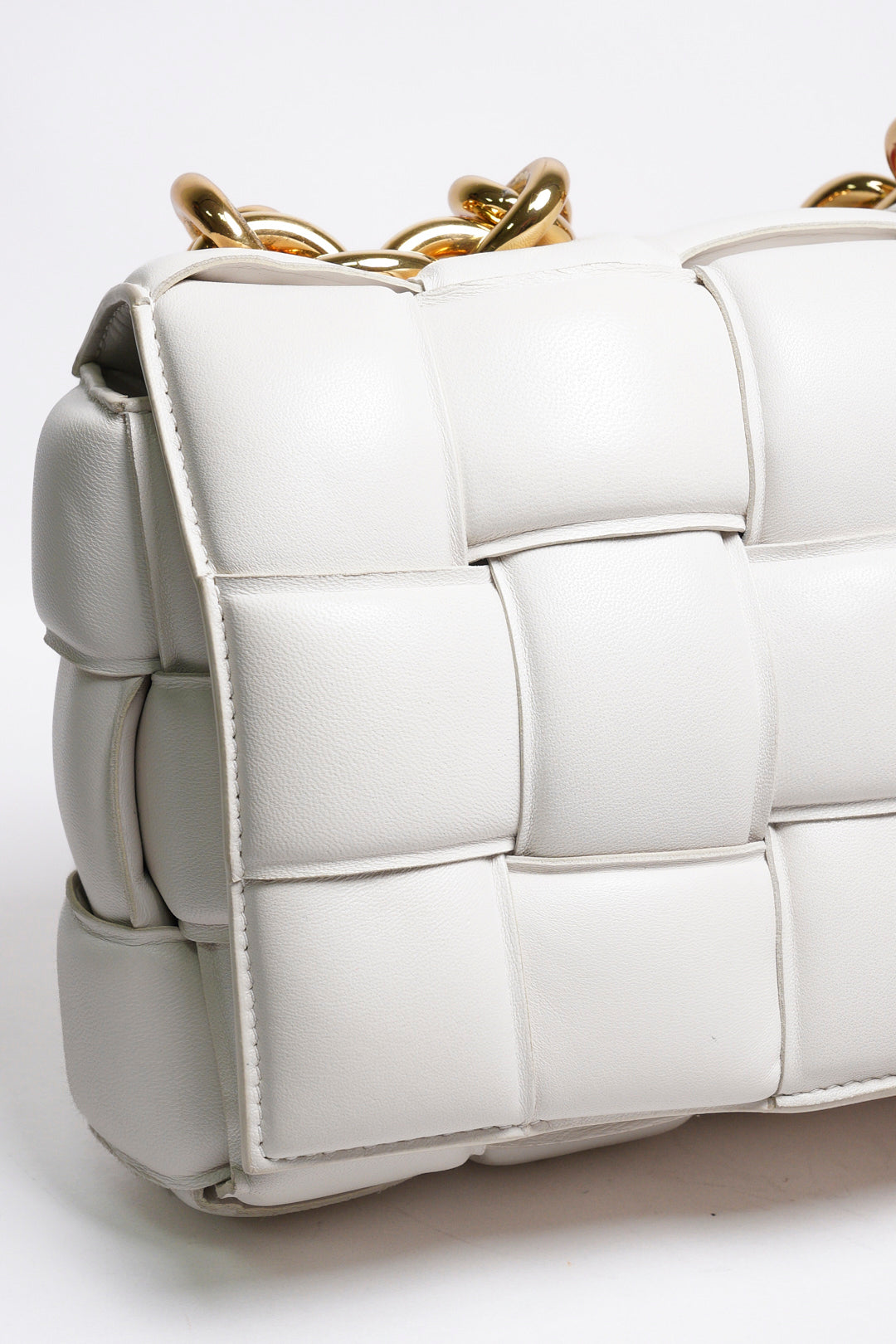 BOTTEGA VENETA 大金屬鍊條 Chain Cassette斜揹包
