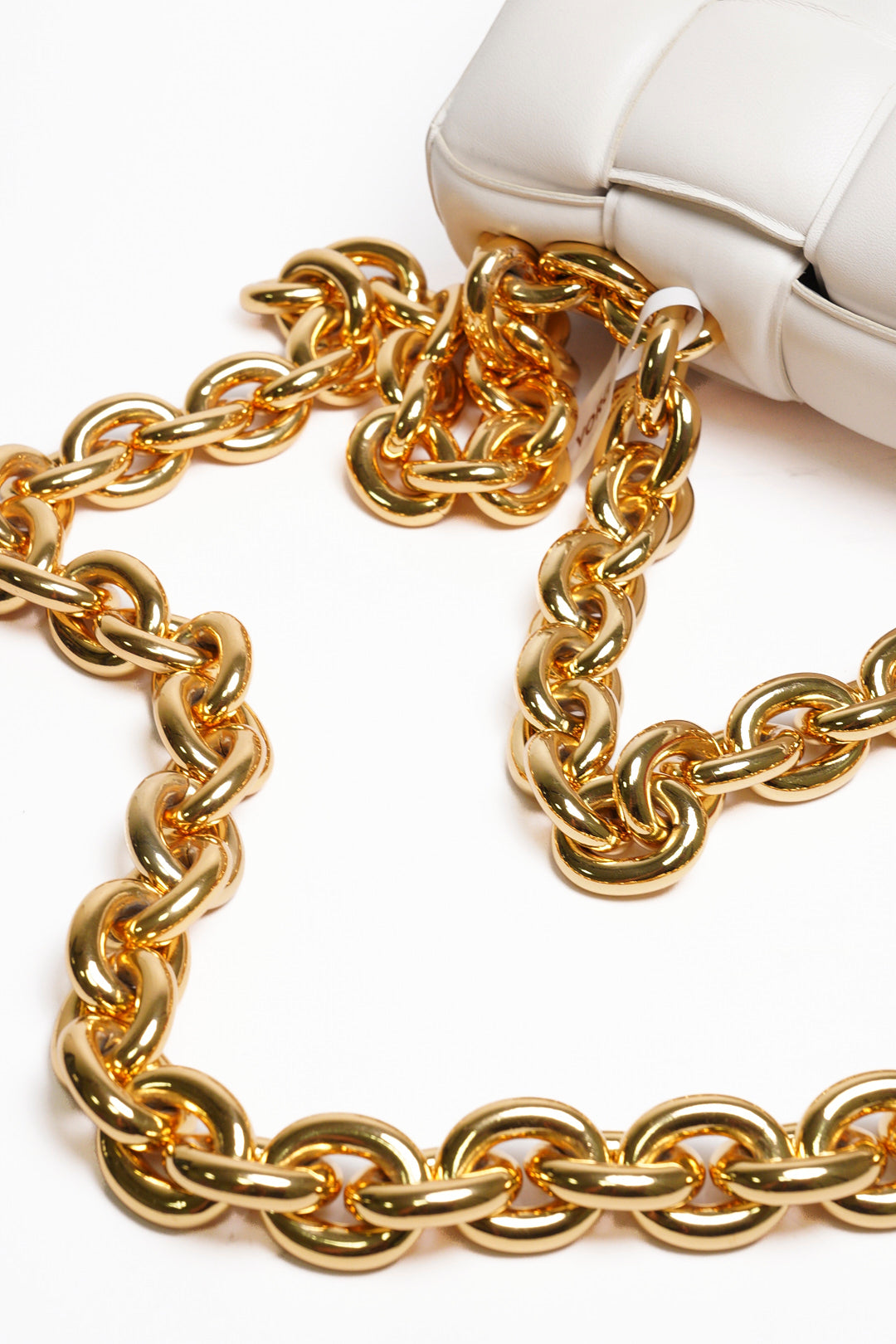 BOTTEGA VENETA 大金屬鍊條 Chain Cassette斜揹包