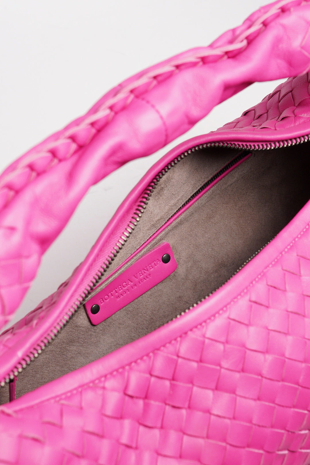 BOTTEGA VENETA BV粉色 羊皮編織 Veneta Hobo 單肩包