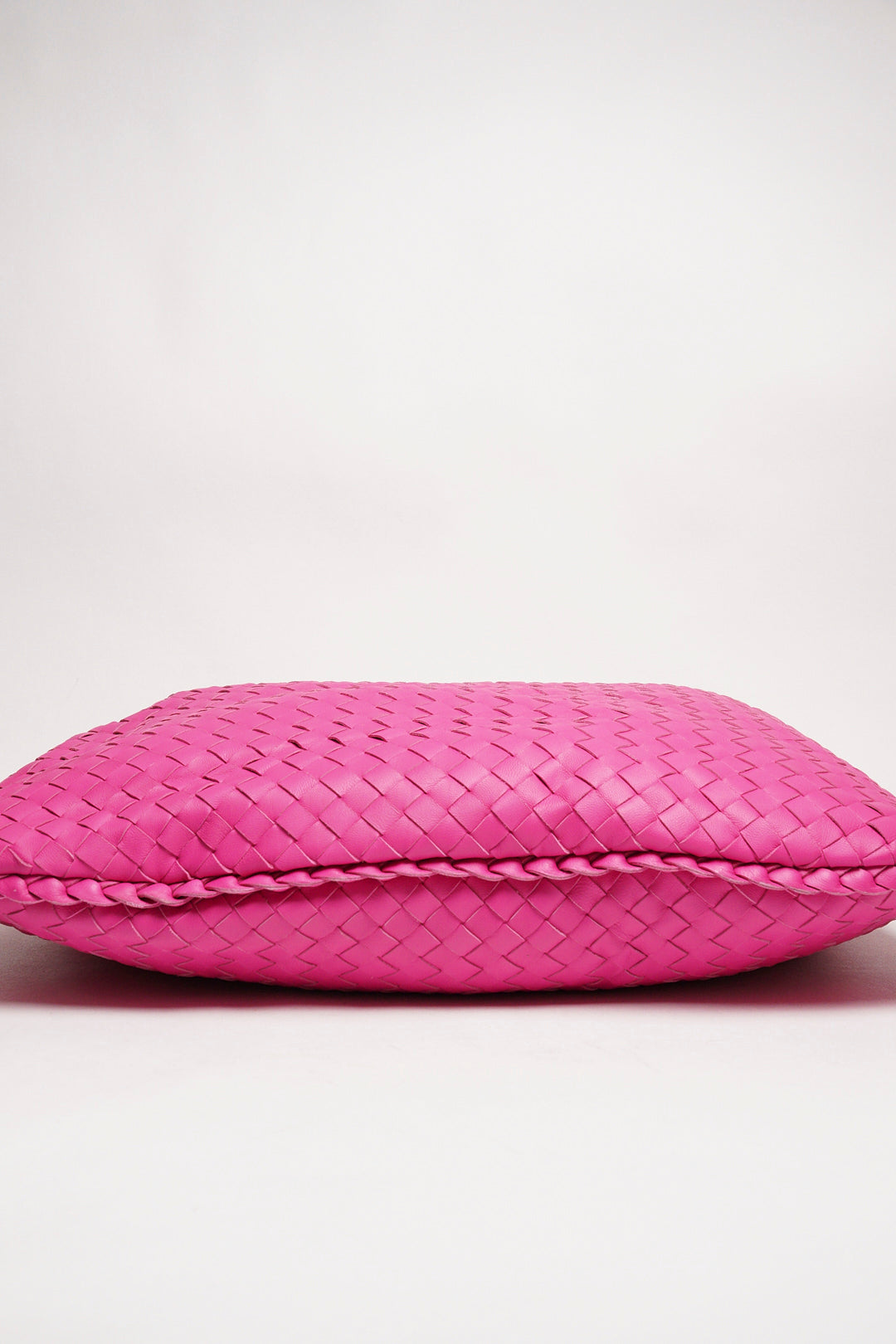 BOTTEGA VENETA BV粉色 羊皮編織 Veneta Hobo 單肩包