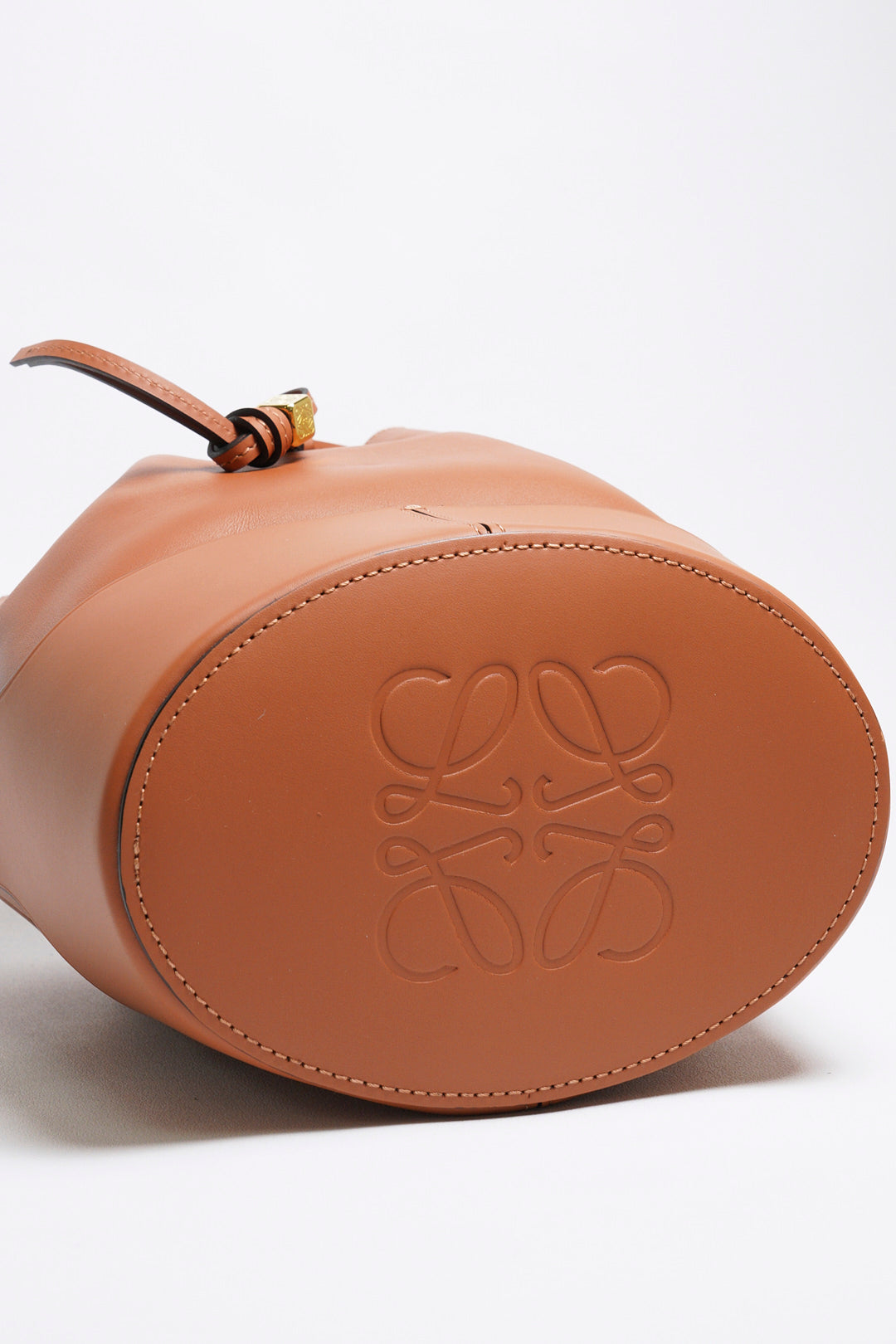 LOEWE 水桶包（水桶包）