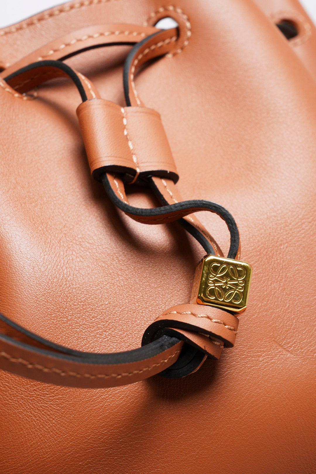 LOEWE 水桶包（水桶包）