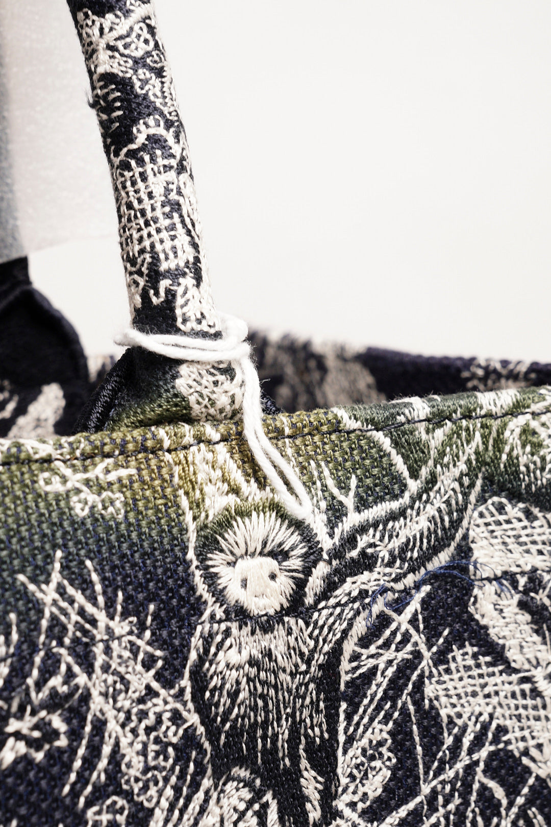 DIOR 藏青色叢林主題 中型刺繡托特包