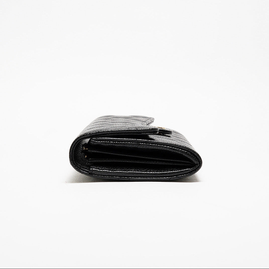 CHANEL  經典金色雙C LOGO菱格粒紋牛皮暗釦長夾