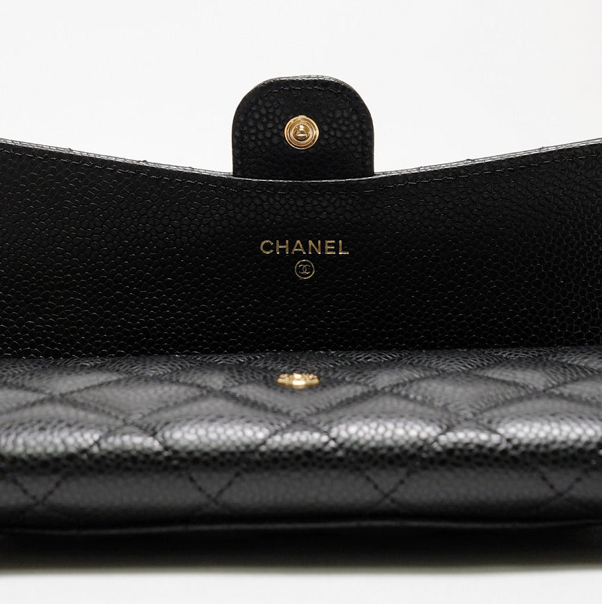 CHANEL  經典金色雙C LOGO菱格粒紋牛皮暗釦長夾