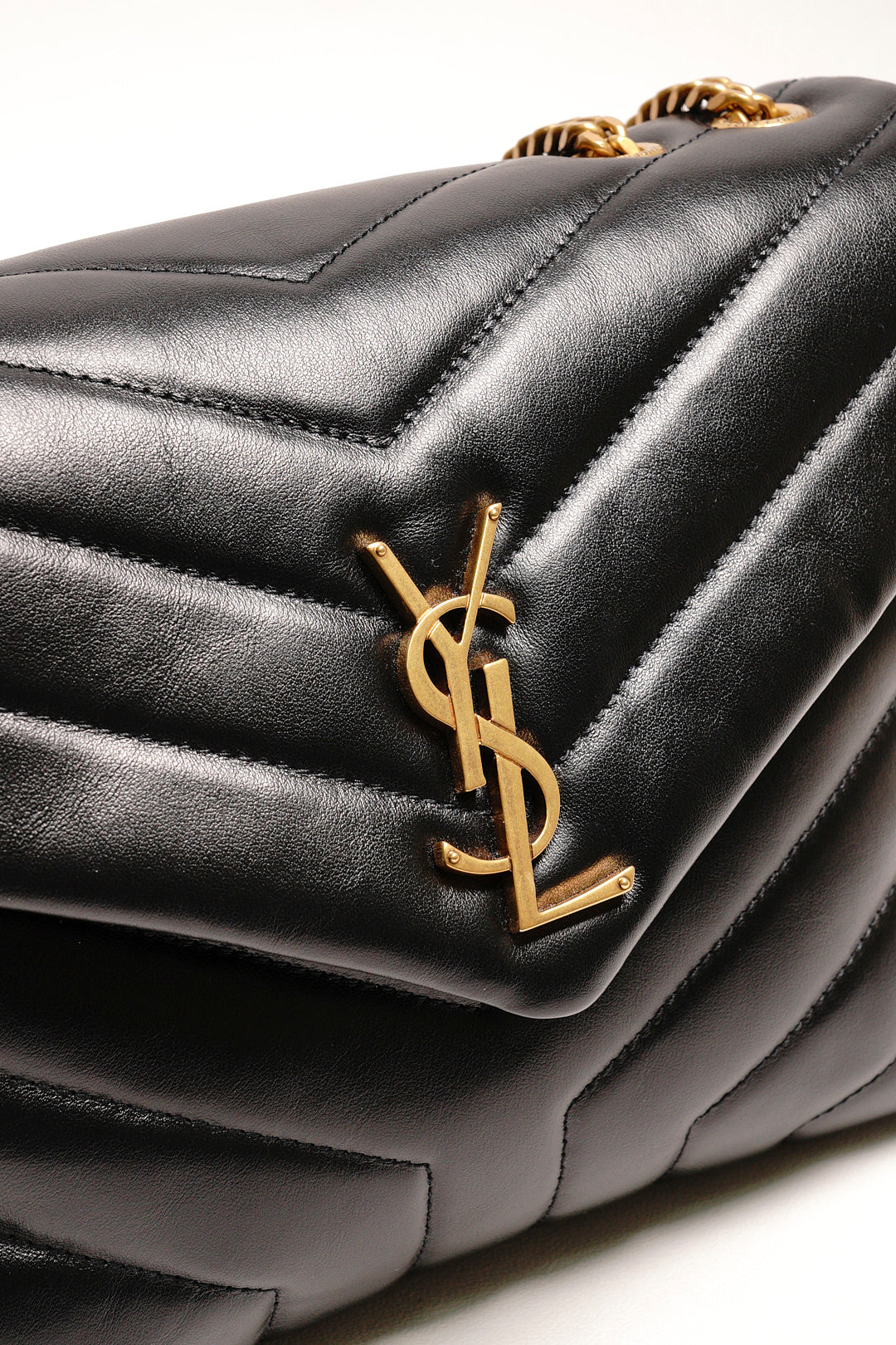 YSL LOULOU 黑金配色 小牛皮鏈條包（小號）