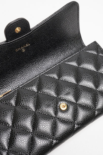 CHANEL  經典金色雙C LOGO菱格粒紋牛皮暗釦長夾