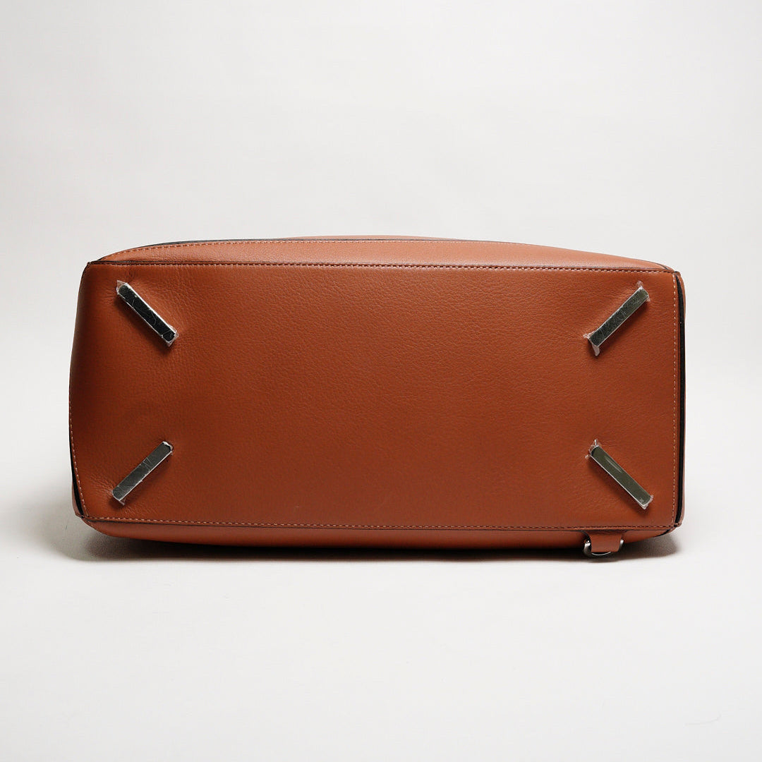 LOEWE 經典小牛皮Puzzle斜背包 大號（全新未使用）