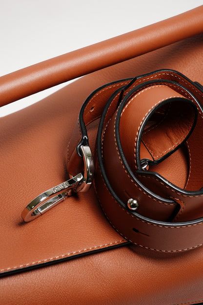 LOEWE 經典小牛皮Puzzle斜背包 大號（全新未使用）