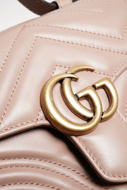 GUCCI GG Marmont 經典金屬雙G LOGO迷你手提兩用包(奶茶色）