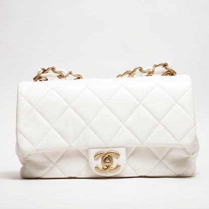 CHANEL 菱格羊皮金鍊斜背包