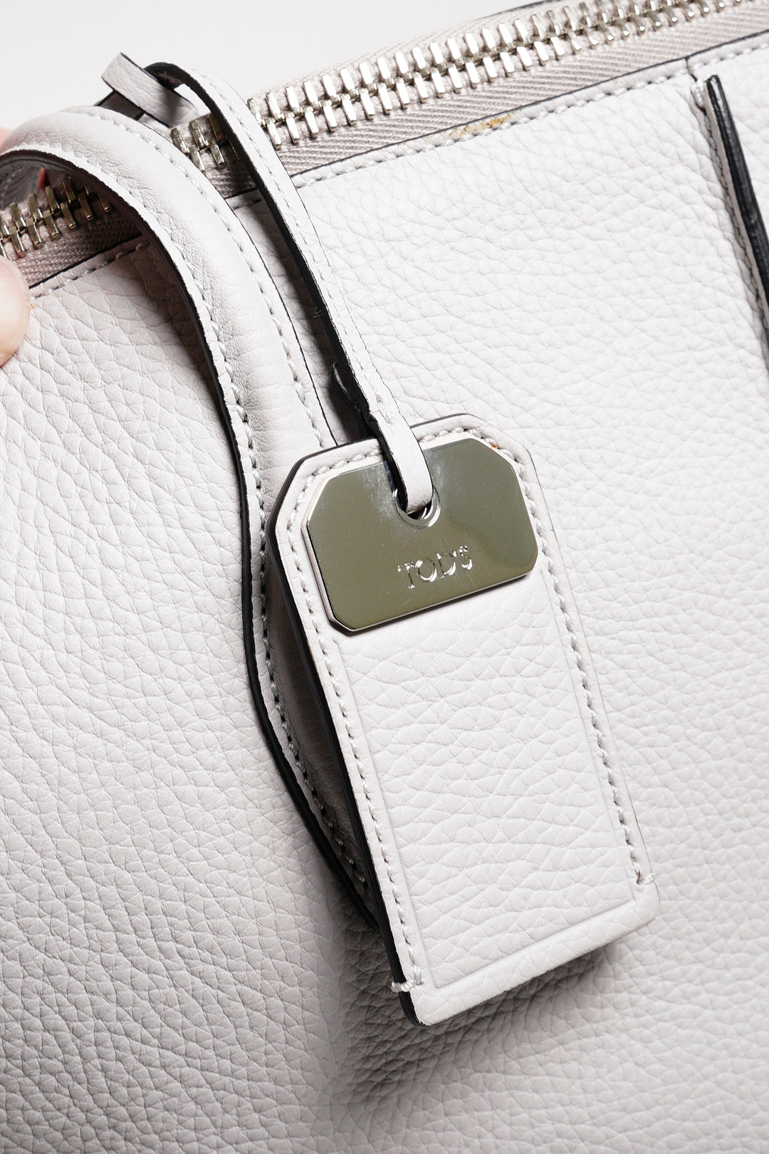 TOD’S 托特包/通勤包(淺灰）