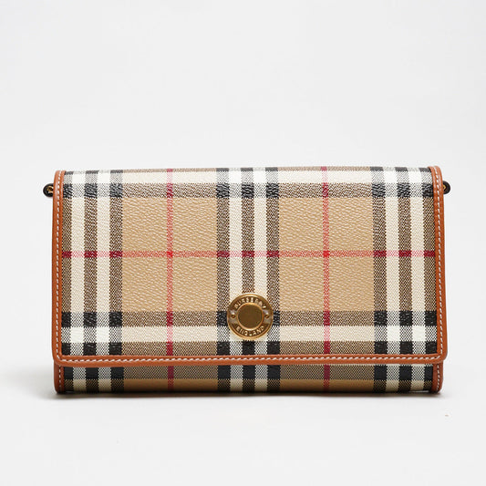 BURBERRY 浮雕LOGO格紋翻蓋長夾 (經典米色) WOC