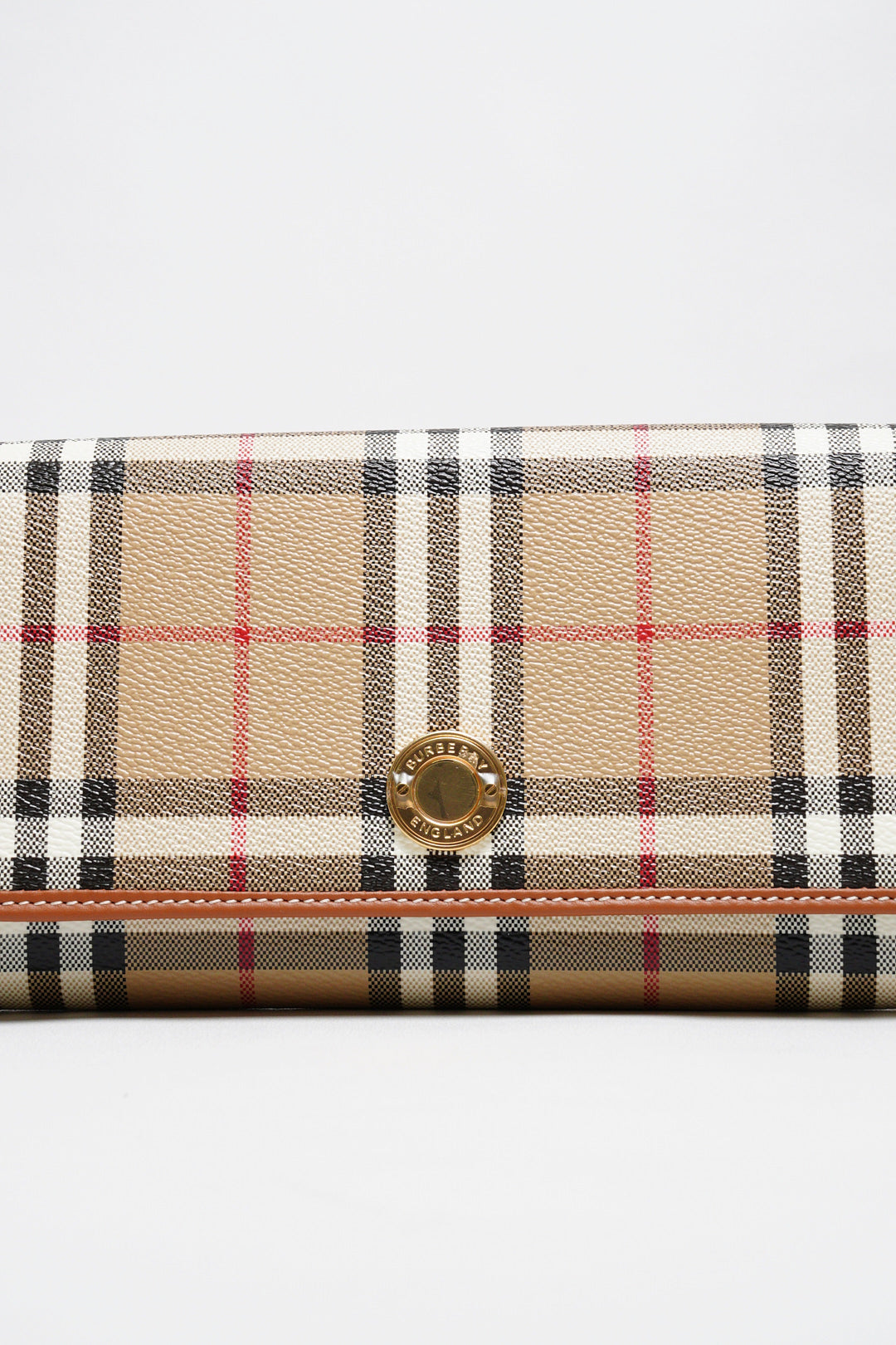 BURBERRY 浮雕LOGO格紋翻蓋長夾 (經典米色) WOC