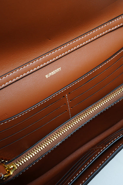 BURBERRY 浮雕LOGO格紋翻蓋長夾 (經典米色) WOC