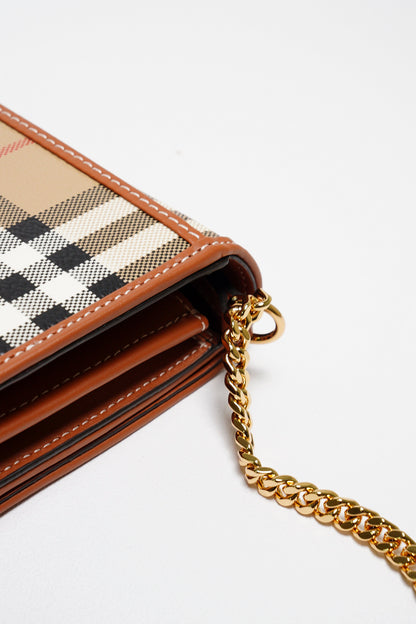 BURBERRY 浮雕LOGO格紋翻蓋長夾 (經典米色) WOC