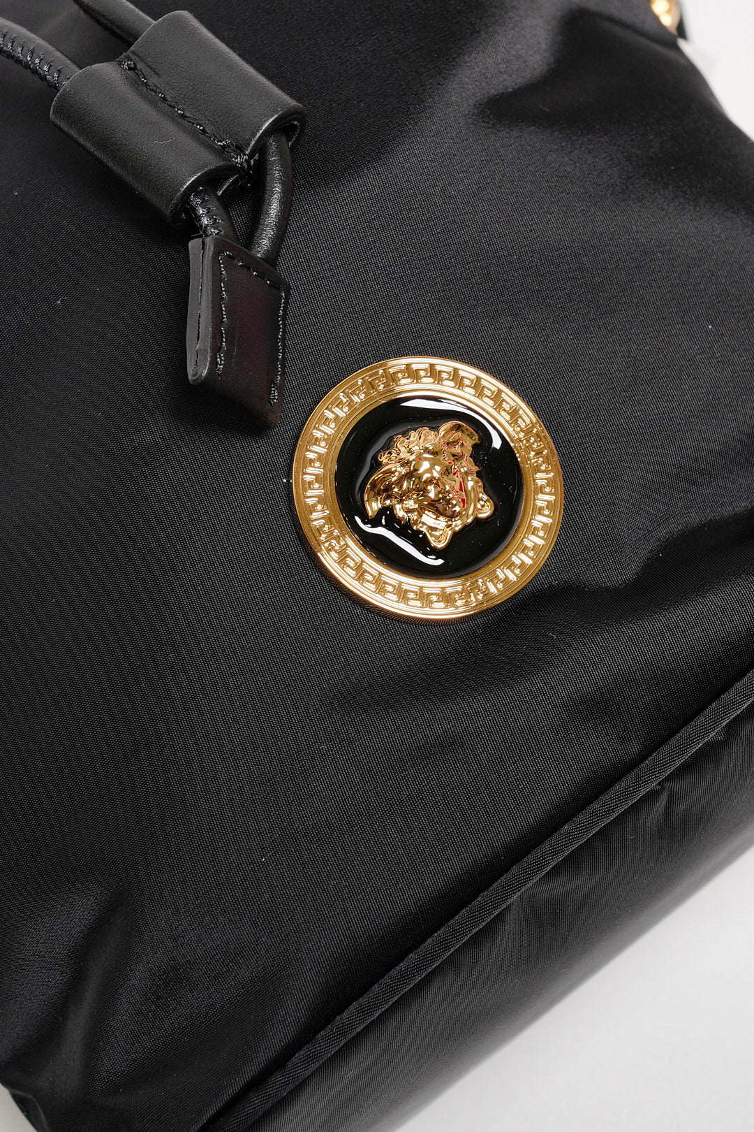 VERSACE Medusa 水桶包 -黑色
