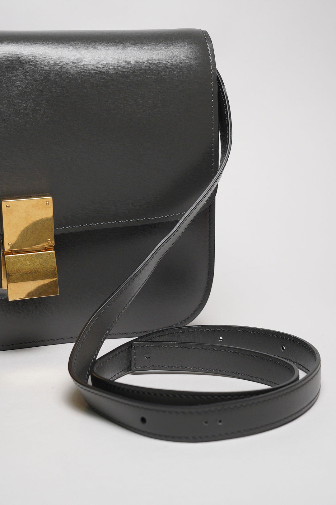 CELINE 牛皮皮革Classic Box金扣肩背袋