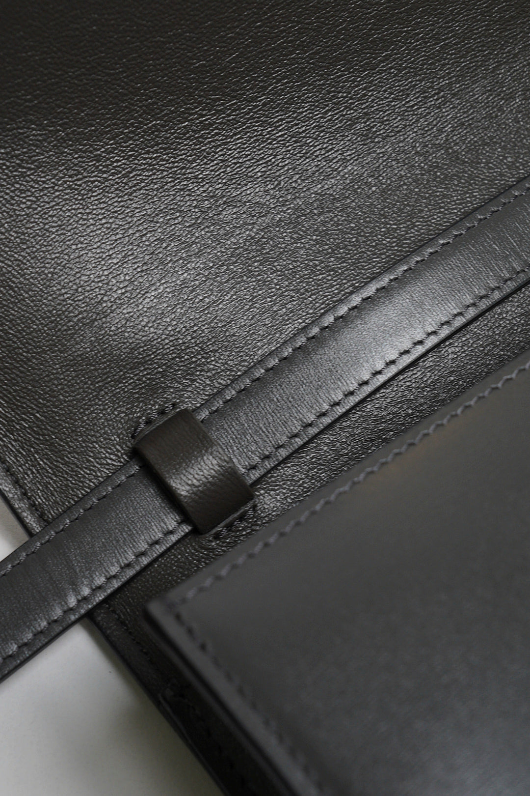 CELINE 牛皮皮革Classic Box金扣肩背袋
