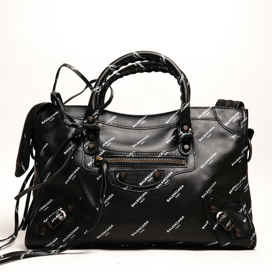 Balenciaga S City 機車包｜滿版英文logo(黑色）