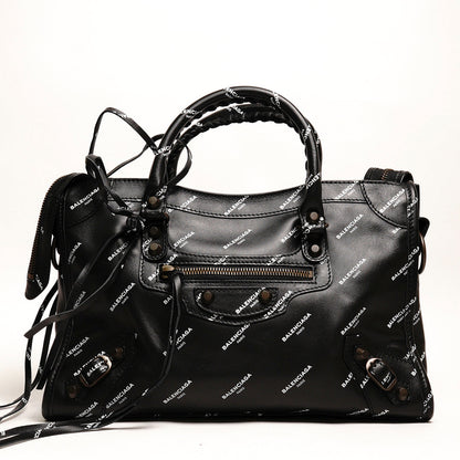 Balenciaga S City 機車包｜滿版英文logo(黑色）