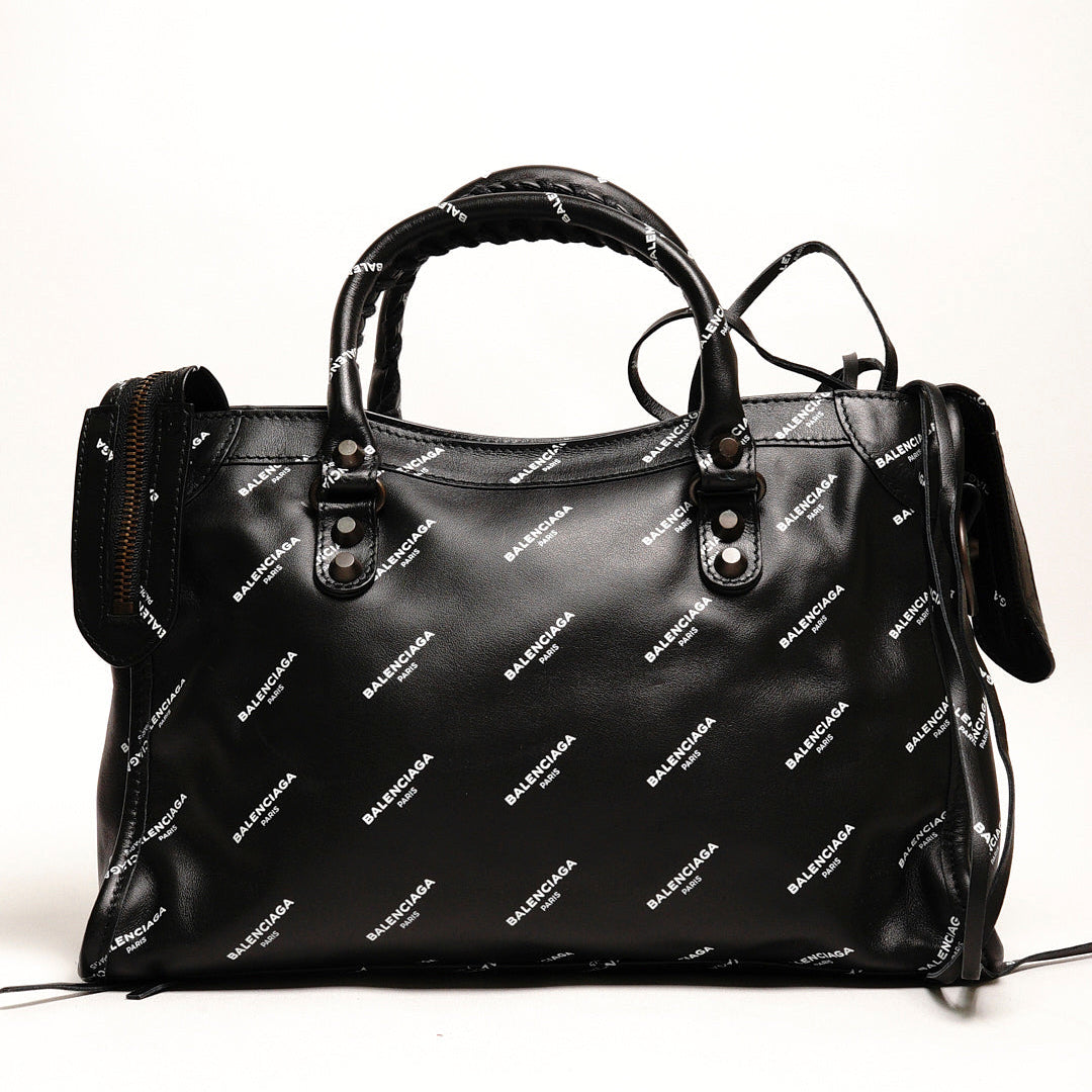 Balenciaga S City 機車包｜滿版英文logo(黑色）