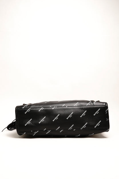 Balenciaga S City 機車包｜滿版英文logo(黑色）