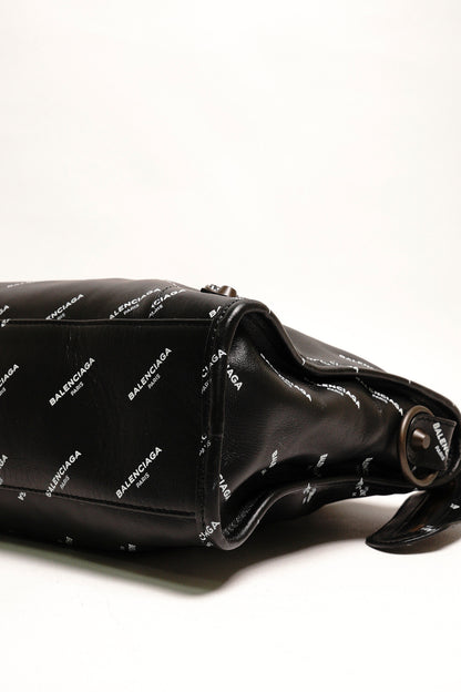 Balenciaga S City 機車包｜滿版英文logo(黑色）
