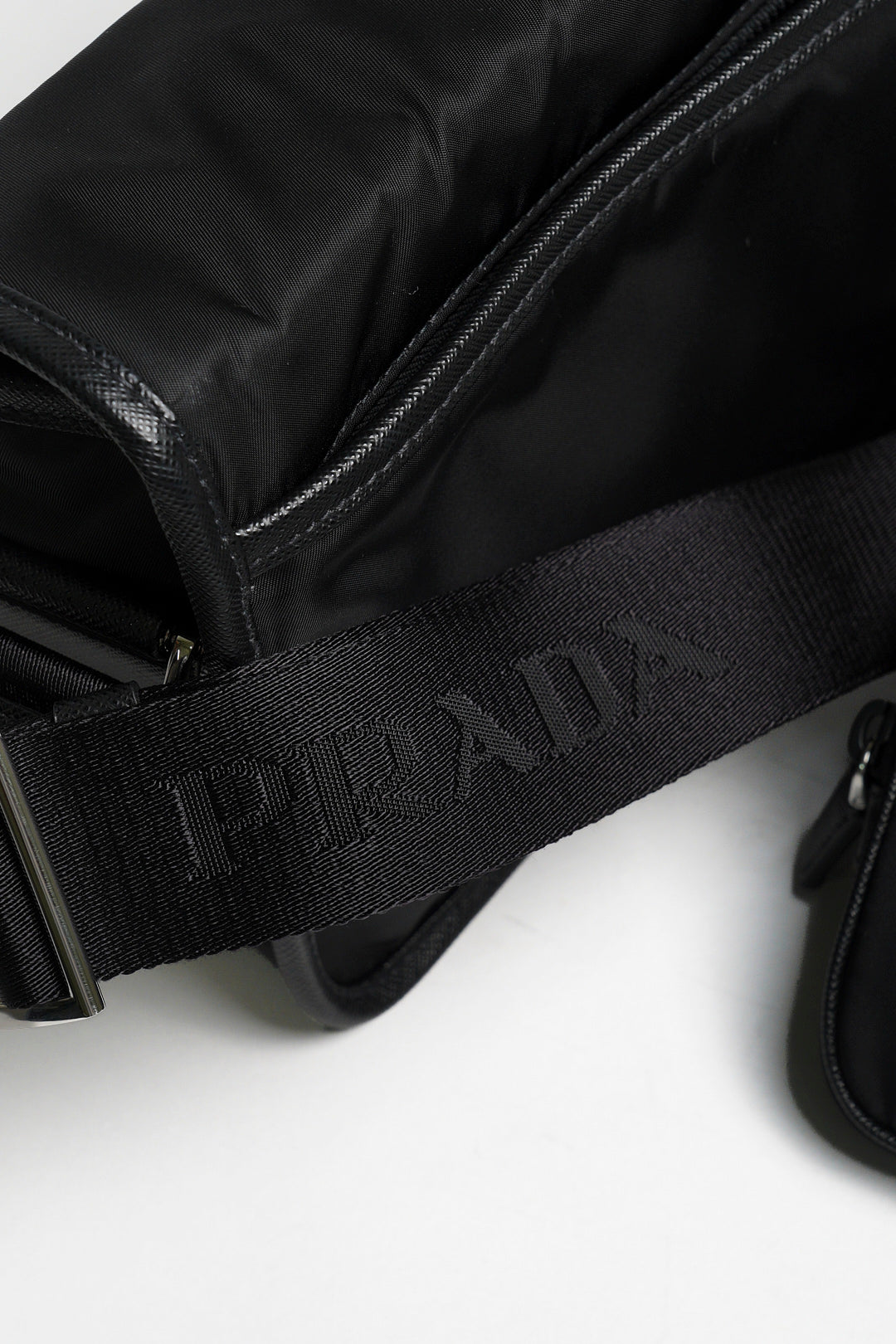 PRADA 普拉達 黑色 尼龍 皮革 Re-Nylon Saffiano 肩背包