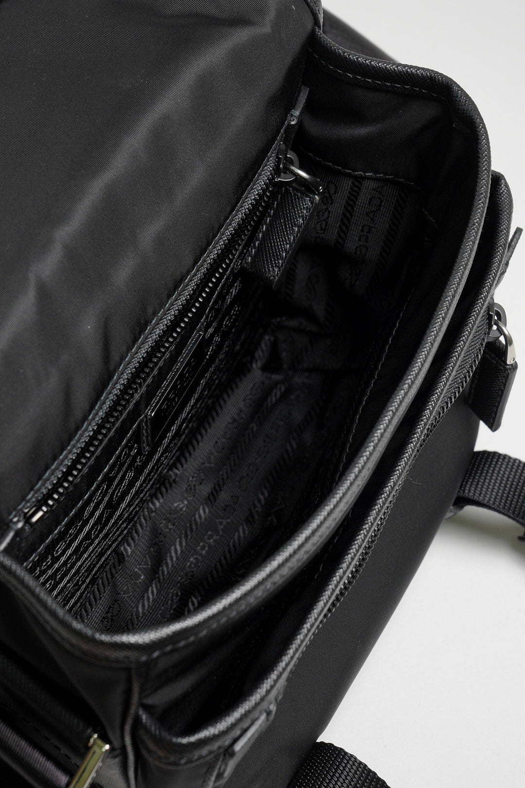 PRADA 普拉達 黑色 尼龍 皮革 Re-Nylon Saffiano 肩背包