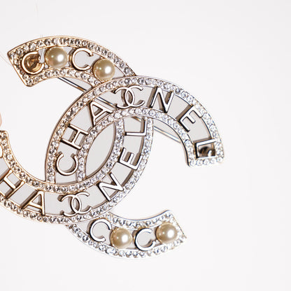 CHANEL 雙C 水鑽 LOGO 別針 / 胸針（Brooch）