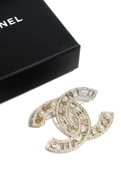 CHANEL 雙C 水鑽 LOGO 別針 / 胸針（Brooch）