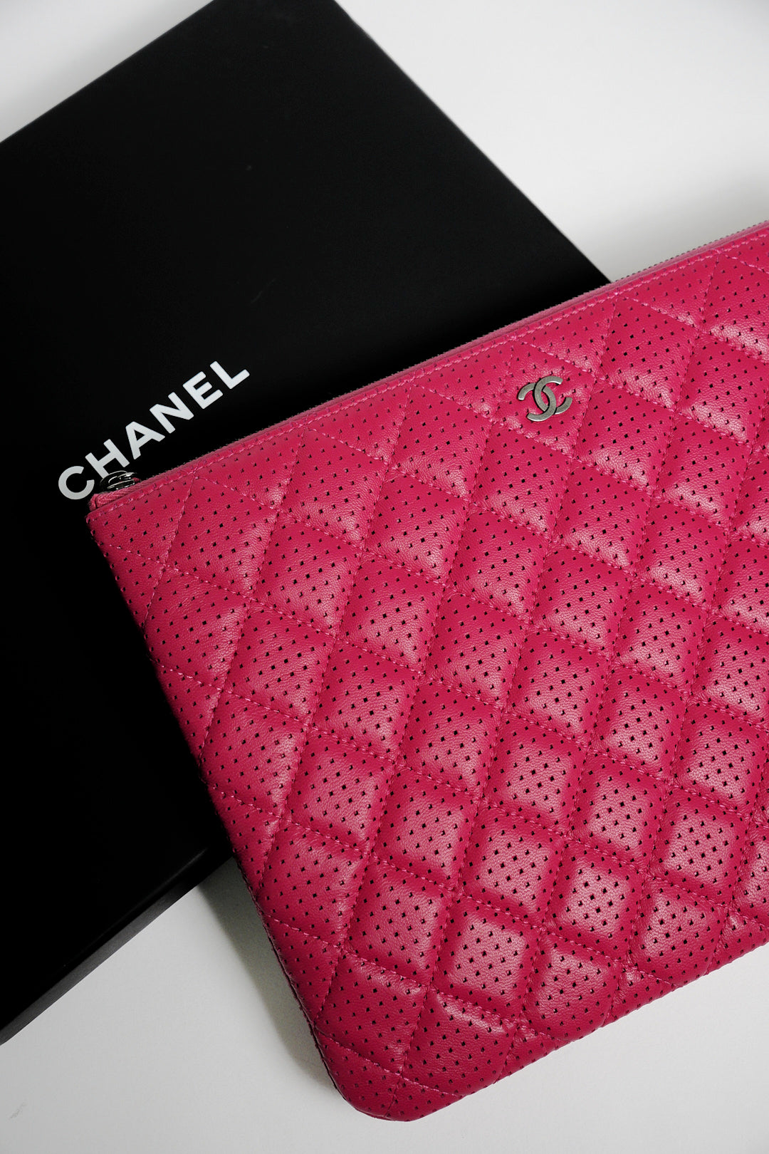 Chanel 桃粉手拿包 洞洞包(全新閒置包)
