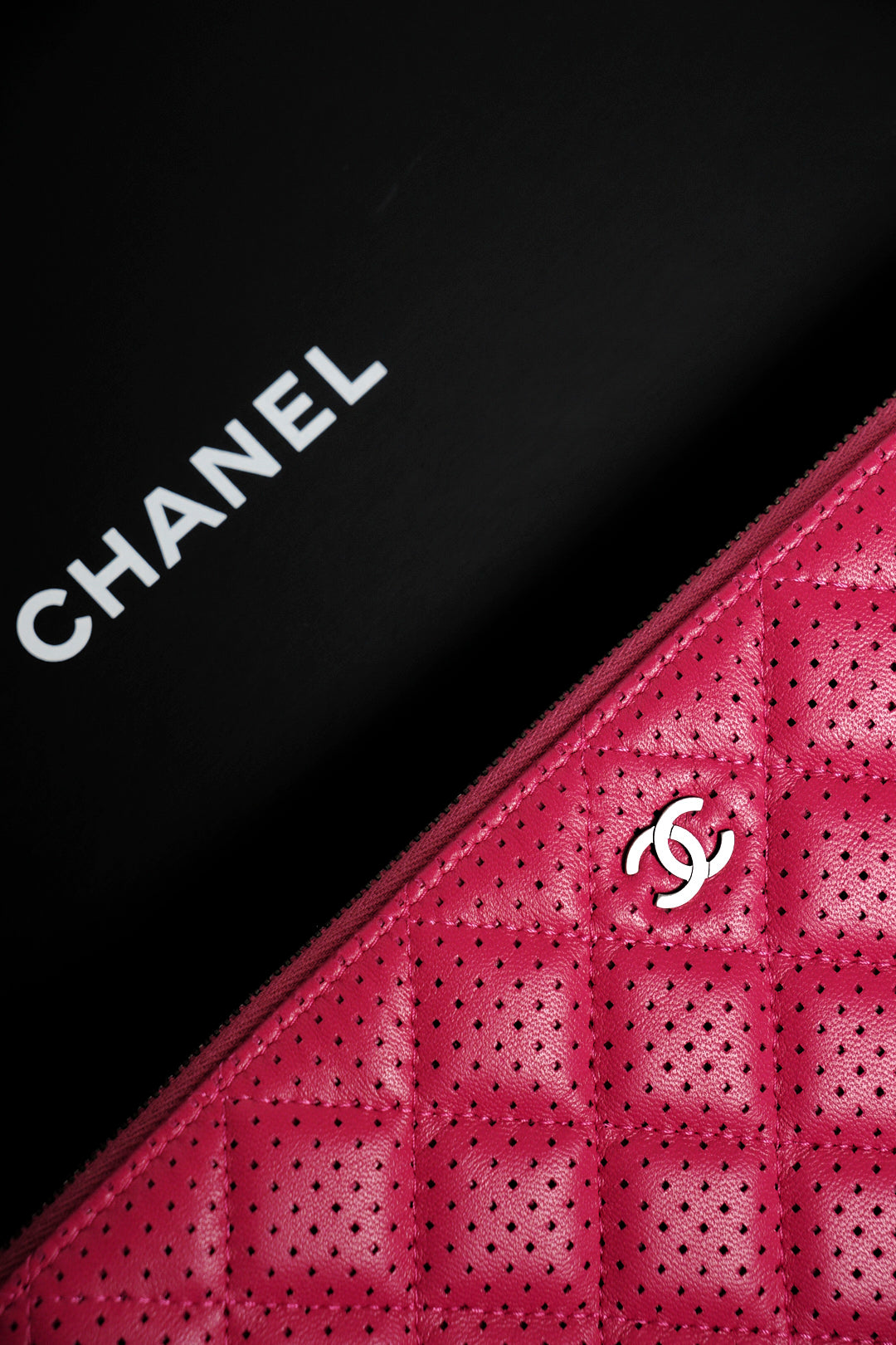 Chanel 桃粉手拿包 洞洞包(全新閒置包)