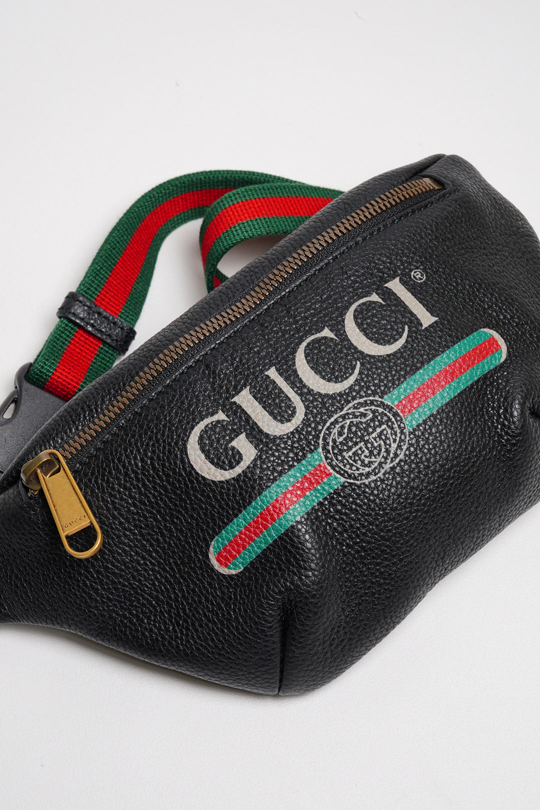 Gucci 綠紅背帶 胸/腰包 小號（黑色）