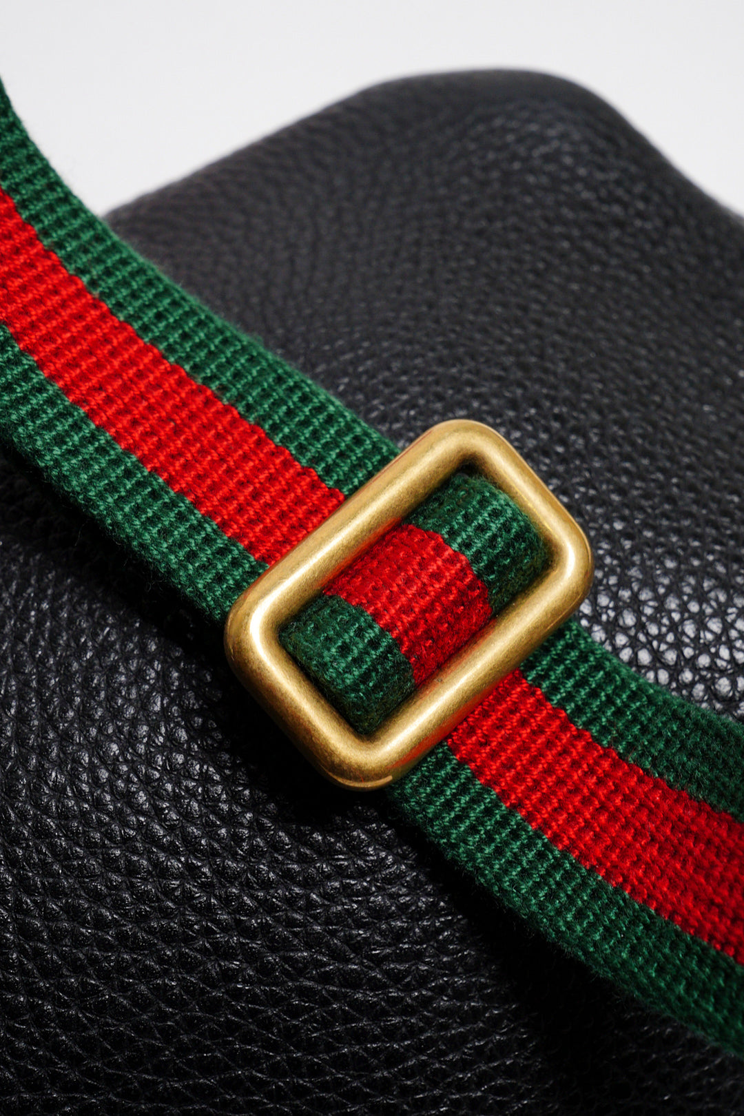 Gucci 綠紅背帶 胸/腰包 小號（黑色）