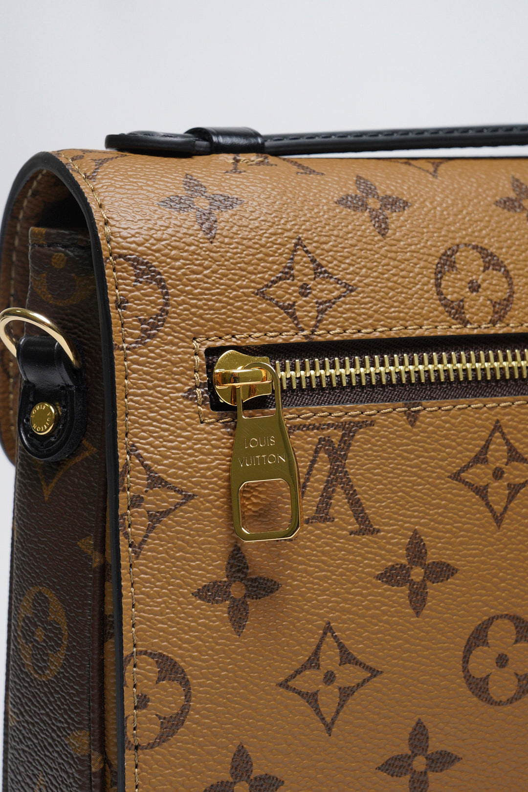 Louis Vuitton 經典Pochette M tis Monogram帆布手提斜背郵差包