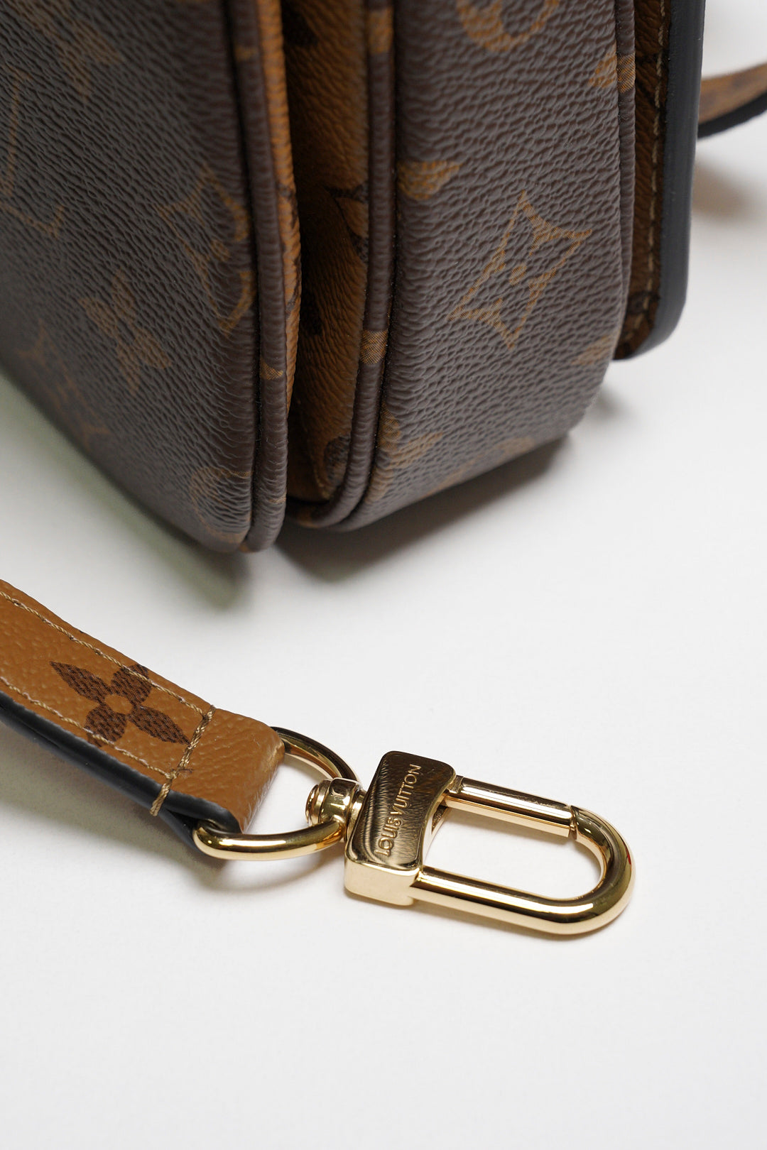 Louis Vuitton 經典Pochette M tis Monogram帆布手提斜背郵差包