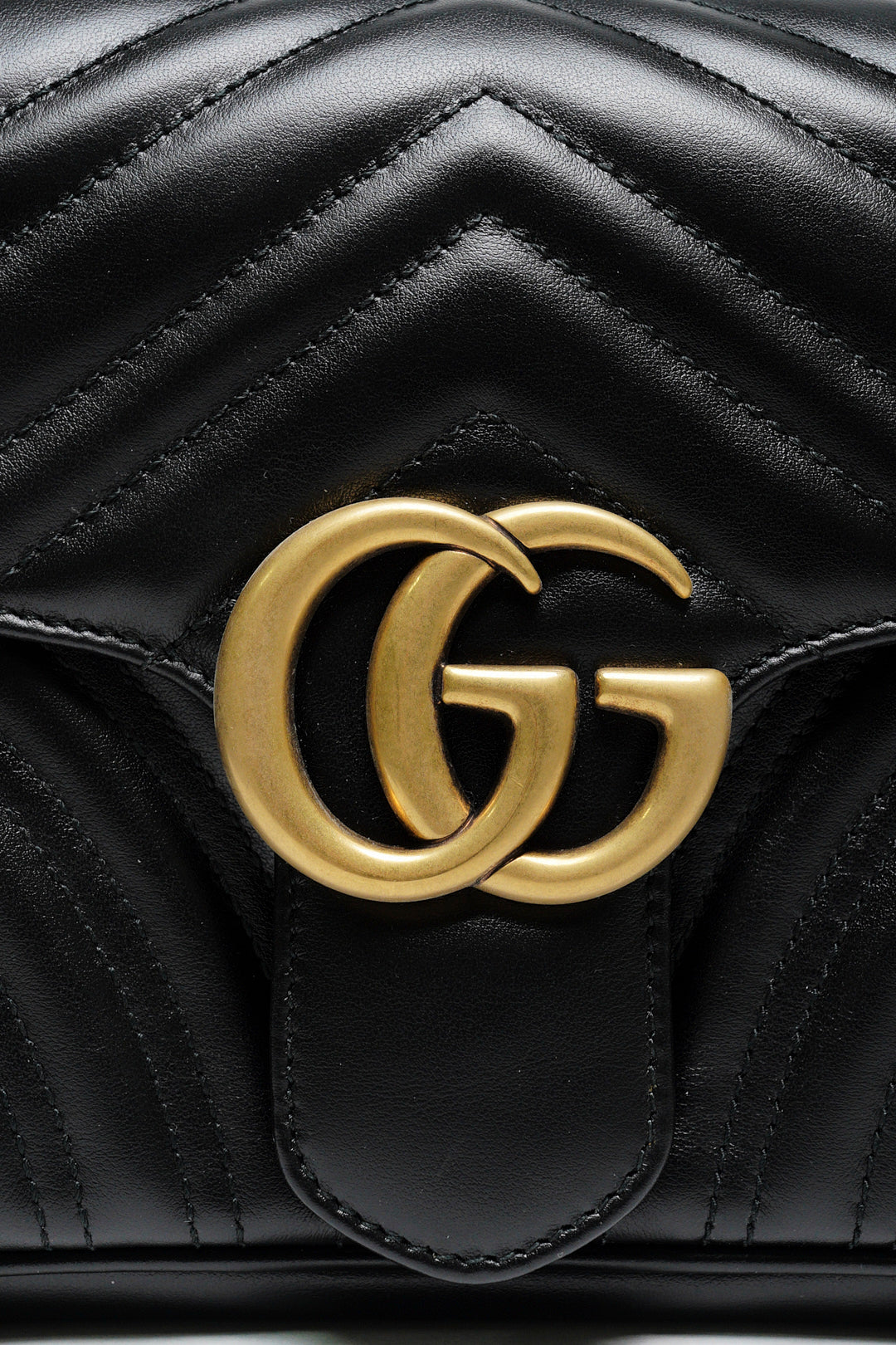 GUCCI GG MARMONT系列中型單背包