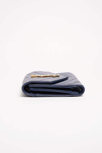 YSL MONOGRAM 魚子醬牛皮信封釦式中夾