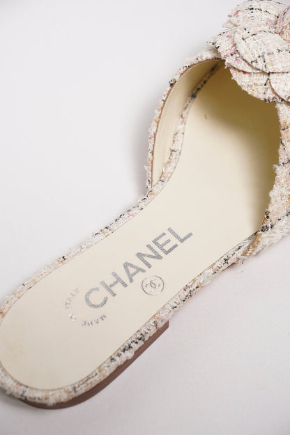 CHANEL 白粉毛呢山茶花拖鞋