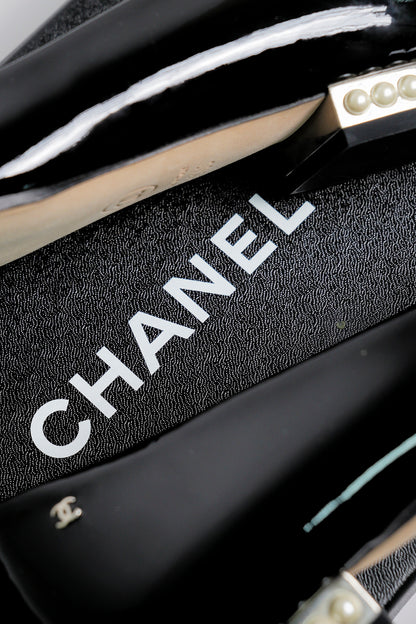 CHANEL 黑色亮面芭蕾舞平底鞋