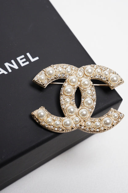 Chanel 珍珠鑽石胸針