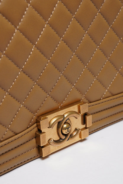 Chanel BOY 28公分奶茶色X復古金鏈(全新閒置現貨)