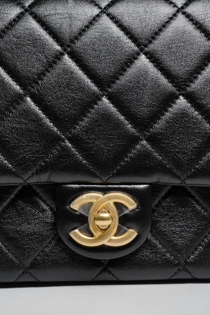Chanel 粗鍊雙c斜背包 CF24